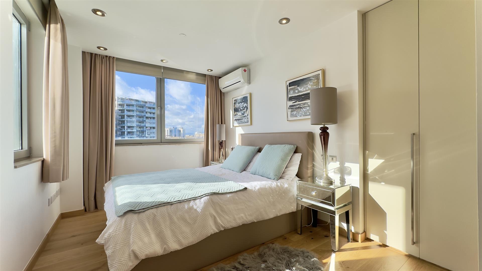 Image of Apartment - 2 Bedrooms - 2 Bathrooms for Rental in Royal Ocean Plaza-Gibraltar, Image 6